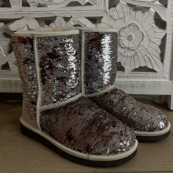 BRAND NEW UGG SEQUIN BOOTS - Picture 1 of 6